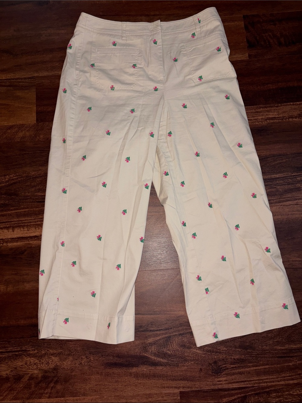 Talbots Cream Cropped Pants with Pink & Green Embroidered Flowers